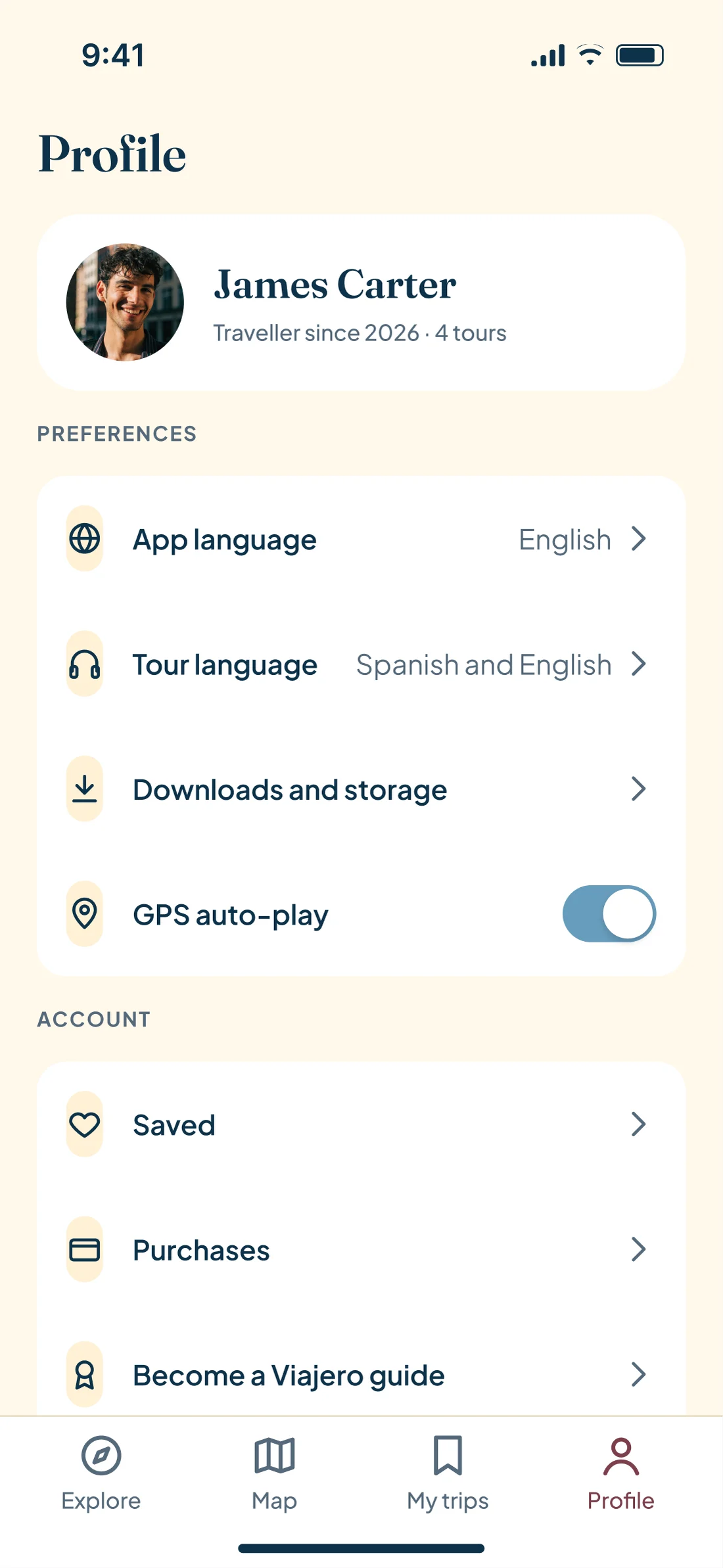 Profile in English with the preferences: app language, tour language, downloads and GPS auto-play
